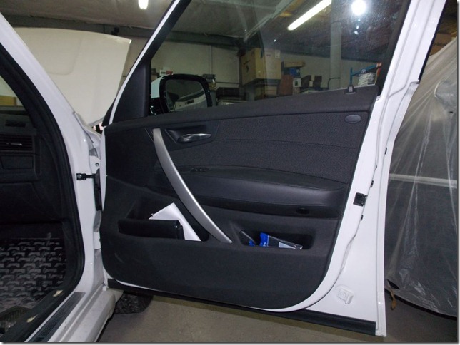 Шумоизоляция дверей и доработка штатной аудиосистемы BMW X3 2008г.