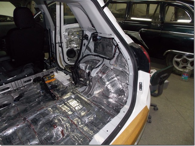 Полная шумоизоляция Citroen C4 Aircross материалами Шумофф